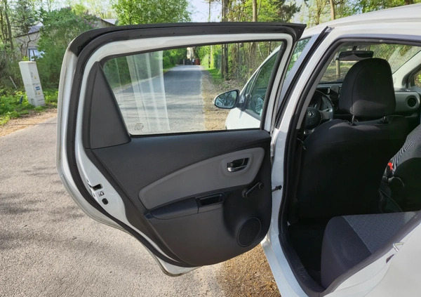 Toyota Yaris cena 33900 przebieg: 170090, rok produkcji 2015 z Lądek-Zdrój małe 232